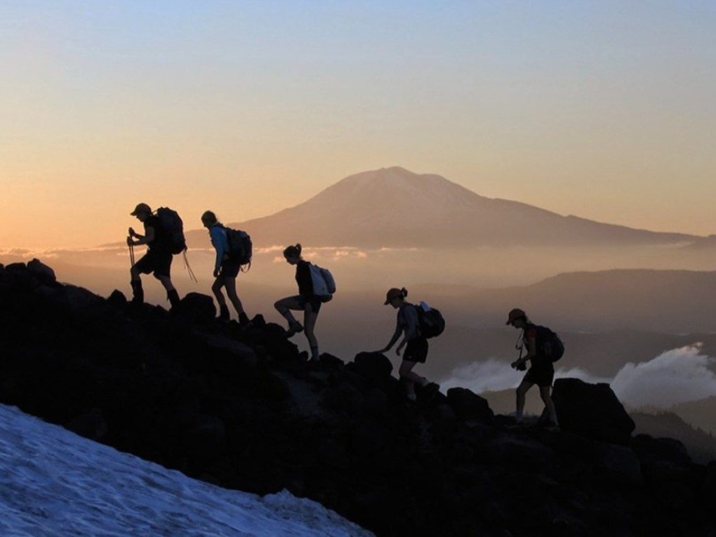 Ini 4 Tempat Paling Angker di Gunung Lawu, Jangan Coba-Coba Keluar Malam Sendirian Saat Kesini!