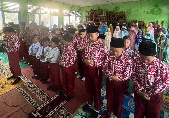 Tanamkan Keimanan Sejak Dini, Rutinkan Sholat Dhuha dan Juz Amma