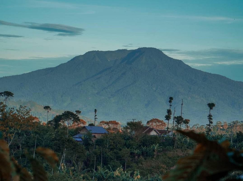 Kisah Gunung Pesagi, Menjadi Saksi Bisu Cerita Keturunan Masyarakat Lampung! Warisan yang Melegenda