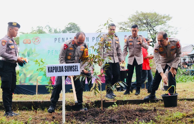 Polda Sumsel Tanam Ribuan Bibit Pohon dan Tebar Benih Ikan, Hari Bhayangkara ke 78