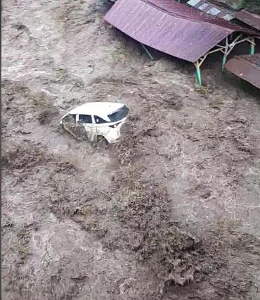 VIRALl! Mobil Wisatawan Terseret Arus Saat Banjir Bandang di Wisata Sembahe, Adakah Korban Jiwa? 