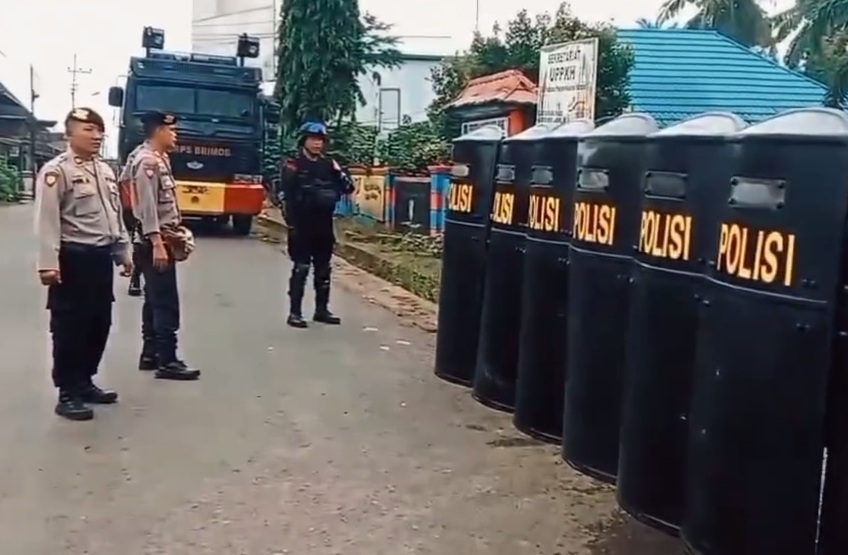 Antisipasi Gejolak Massa PSU Pilkada Empat Lawang, Pasukan Gabungan Satbrimob Gelar Simulai Pengamanan