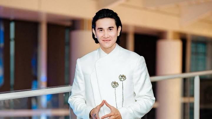 Berpasangan dengan Artis Cilik, Vino G Bastian Boyong Piala IMA Awards 2023