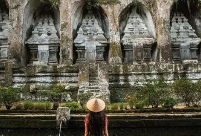 Terkenal dengan Misterinya! Inilah Wisata Gunung Kawi yang Sering Dikunjungi Para Pengunjung 