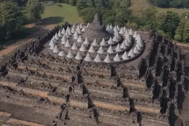 Jejak Mistis dalam Keagungan Sejarah, Berikut Kisah Mistis Candi Borobudur