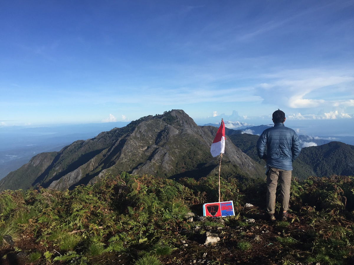 Eksplorasi Gunung Binaiya, Mengenal Track Pendakian Seven Summit Maluku yang Mempesona