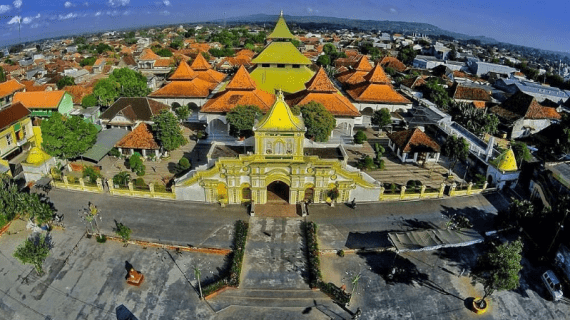 Eksplorasi Keindahan dan Sejarah Masjid Agung Sumenep, Simbol Keberagaman Budaya dan Spiritualitas
