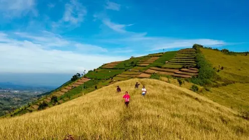 Menelusuri Keajaiban Gunung Sipandu: Sejarah, Misteri, dan Kepercayaan Lokal