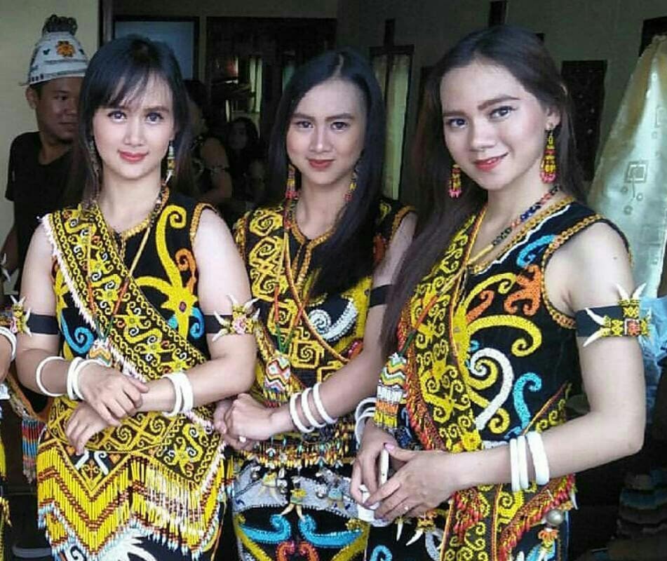Selebritis Lewat, Begini Kecantikan Alami 7 Wanita Suku di Nusantara
