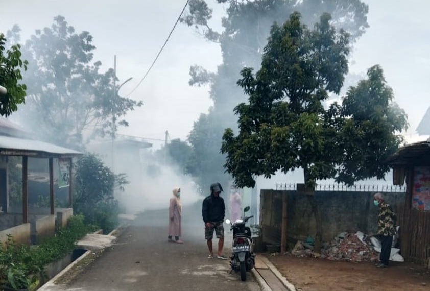 Warga Pagar Alam Diserang DBD, Puskesmas Pengandonan Lakukan Fogging