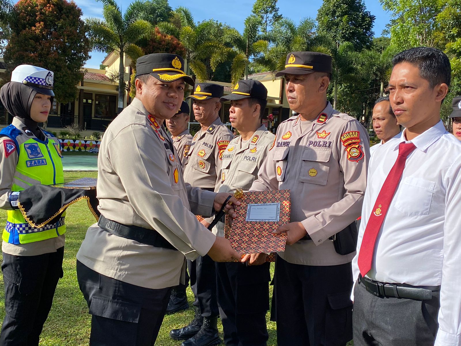 AKBP Erwin Irawan Beri Penghargaan Personel Berdedikasi