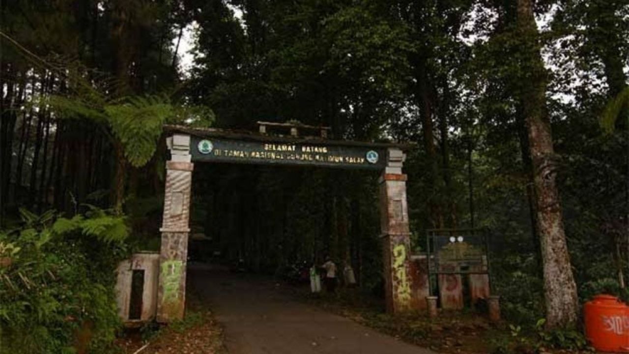 Makam Gunung Salak yang Diselimuti Berbagai Macam Misteri!