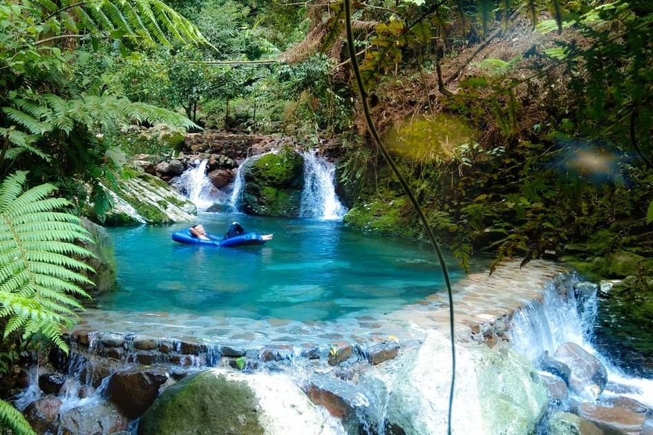 Yakin Gak Mau Liburan Kesini! Inilah Kecantikan Air Terjun Lembah Tepus yang Tiada Duanya 