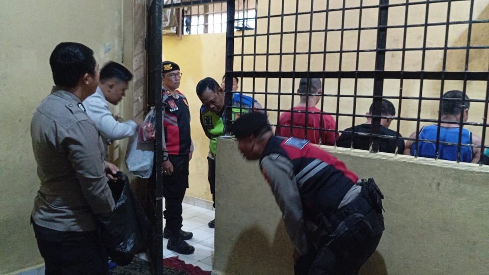 Pastikan Pengamanan Maksimal, Sat Samapta Polres Pagar Periksa Ruang Tahanan