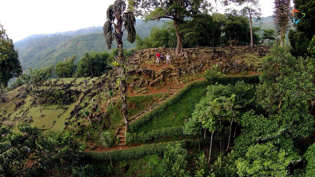  Serangkaian Temuan mengejutkan di Gunung Padang, Siapakah Bangsa Terdahulu yang Mendiami Gunung Padang?