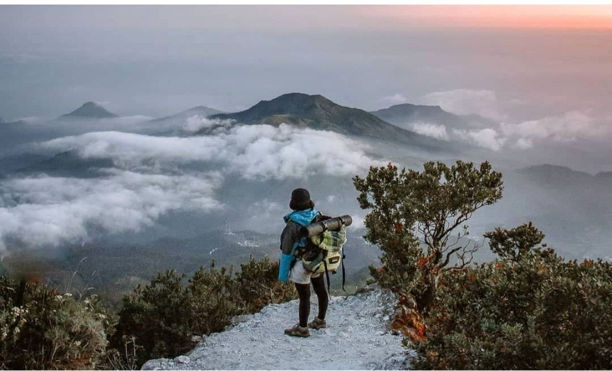 Selain Sajikan Keindahan, Gunung Lawu Miliki Kisah Misteri Hingga Makam dan Spiritual!