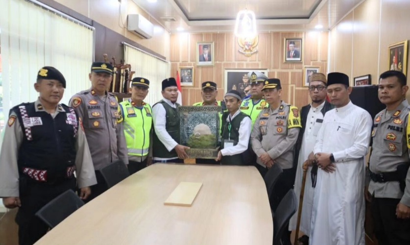 Kedatangan Artefak Peninggalan Sejarah Nabi Muhammad Disambut di Mapolres Pagar Alam