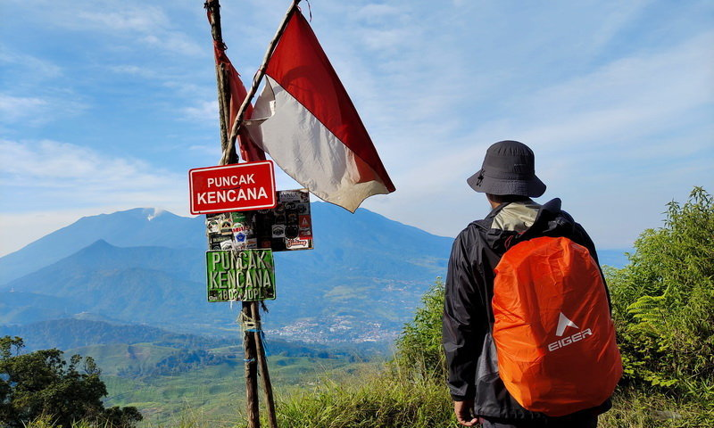 Pesona dan Misteri Gunung Kancana: Jejak Sejarah yang Tak Terlupakan