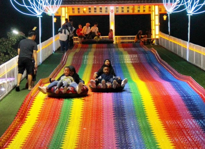 Bikin Anak Anak Betah, Inilah Gemerlap Wahana Bermain Rainbow Alamanda 