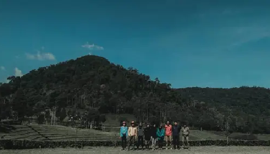 Misteri dan Sejarah Nama Gunung Urug: Legenda Desa yang Tertimbun