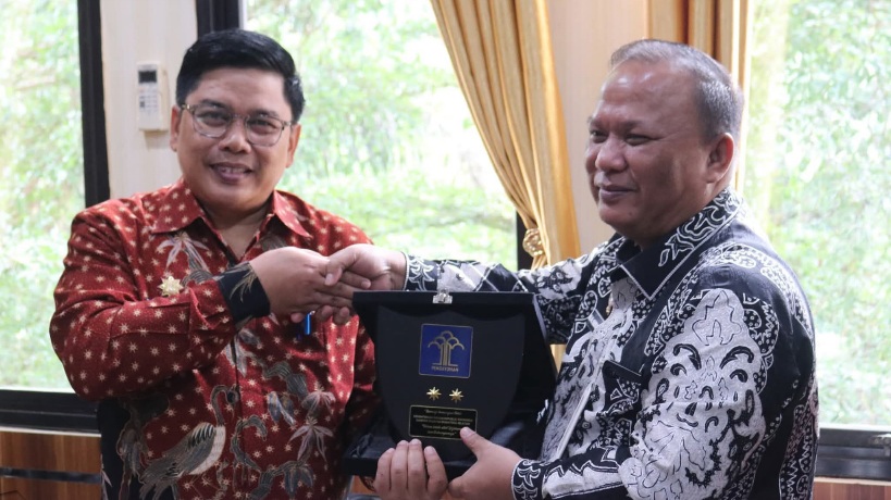 Aktif Dalam Posbakum, Dua Lurah di Pagar Alam Diganjar Penghargaan Kemenkum HAM Sumsel