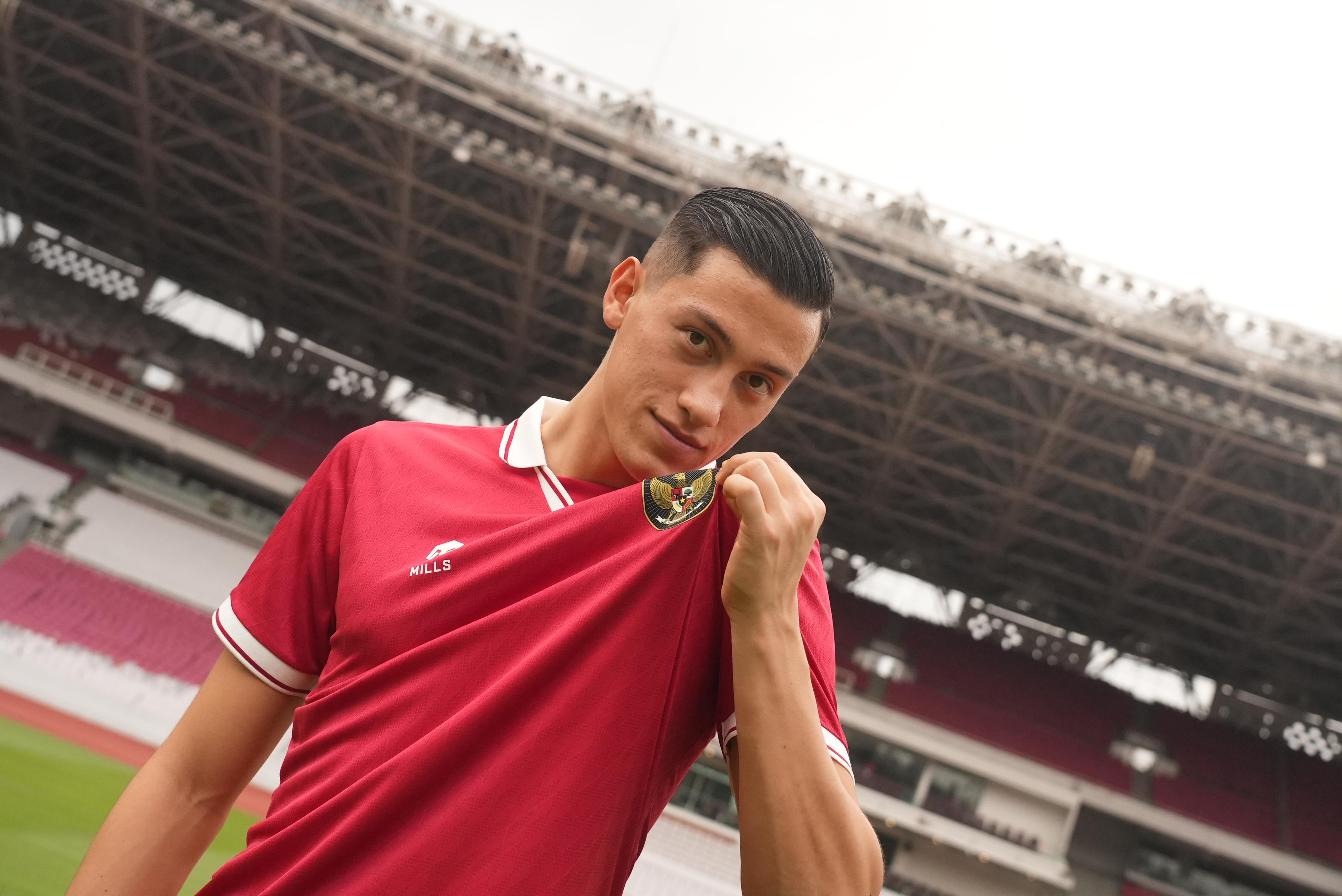  Jay Idzes, Bintang Baru Timnas Indonesia yang Membelah Jantung Vietnam