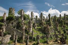 Temuan Menakjubkan di Hutan Jawa Timur! Begini Sejarah Lengkap Istana Dalam Hutan Jati