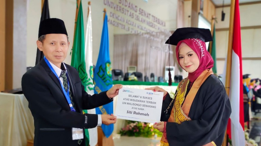 Hari Pers Nasional, Jurnalis Jadi Wisudawan Terbaik UIN Walisongo