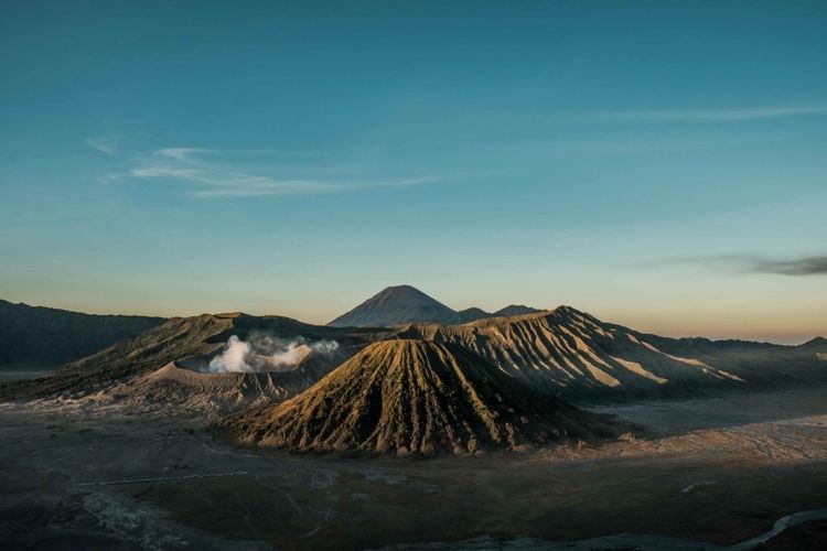 Bikin Bulu Kuduk Merinding, Inilah Kisah Mistis yang Terjadi di Gunung Bromo! Nomor 4 Adanya Bisikan Pasir!