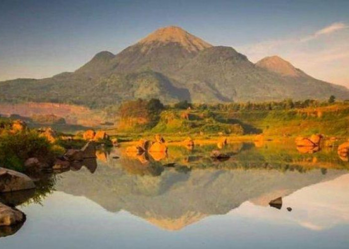 Misteri Gunung Arjuno, Cerita Rakyat Indonesia, Mitologi dan Warisan Budaya 