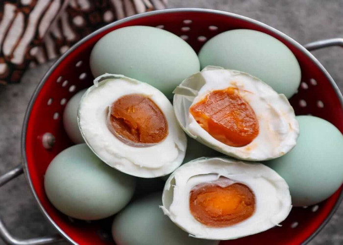 Kaya Akan Protein! Inilah 5 Manfaat Telur Asin yang Baik untuk Jaga Kesehatan 