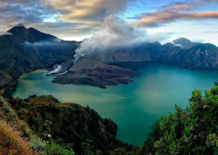 Wajib Masuk List! Inilah 6 Gunung di Sumatera Dengan Pesona Keindahan Yang Eksotis