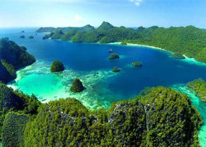 Menyusuri Keajaiban Pesona Alam yang Dimiliki Papua Barat, Salah Satunya Ada Raja Ampat Favoritnya Wisatawan 