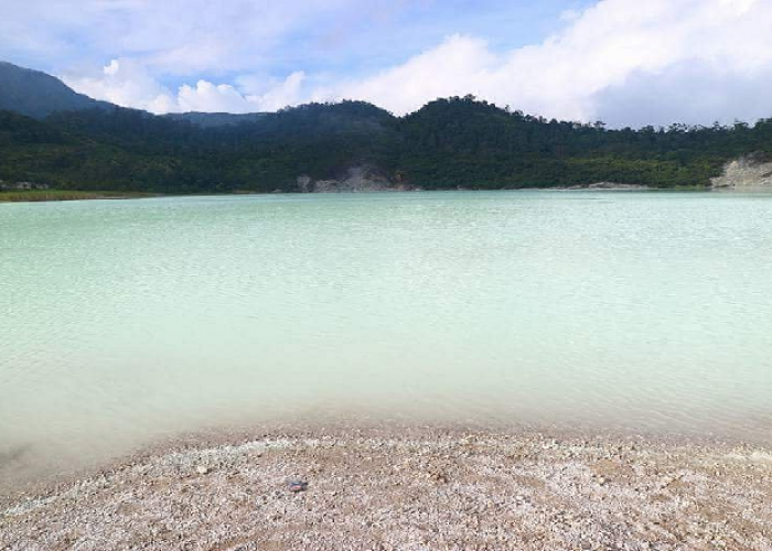 Menggali Sejarah dan Misteri Gunung Talaga Bodas di Jawa Barat