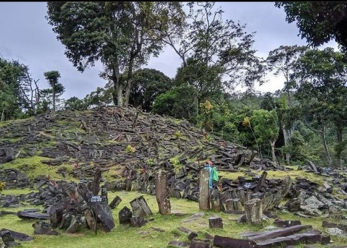 Fakta Gunung Padang, Menjelajahi Warisan Arkeologi yang Memikat dan Kisah Harta Karun yang Menarik