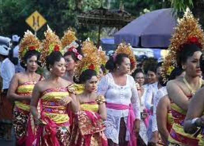 KEREN! Ini 5 Suku yang Mendiami Pulau Bali