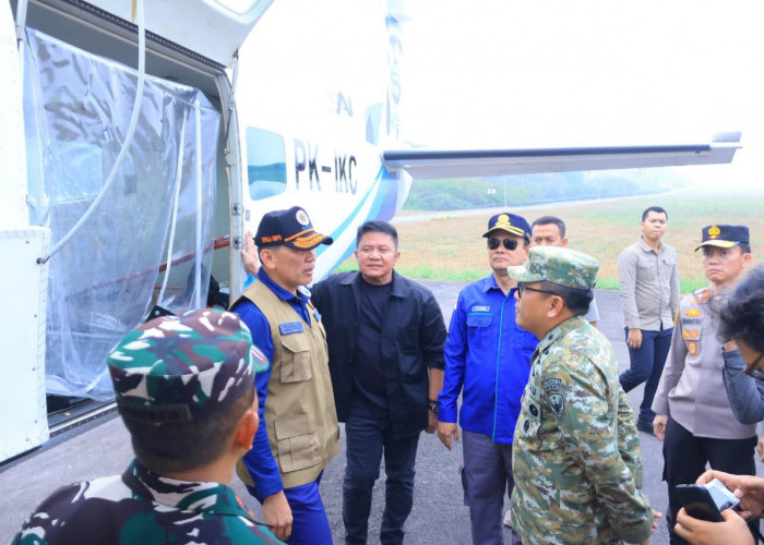 Jarak Pandang Tembus 6 Kilometer, Herman Deru dan Kepala BNPB Lanjutkan Teknologi Dry Ice