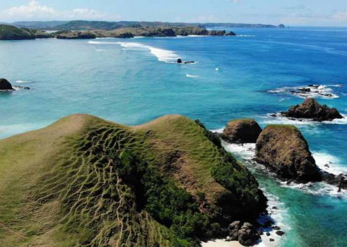  4 Wisata Pantai ini Jadi Rekomendasi Jika kamu Ke Lombok Tengah!