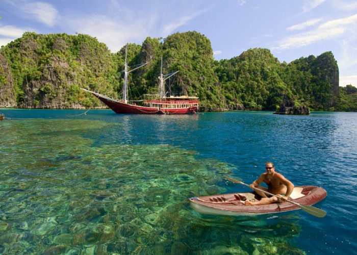 Daftar 11 Wisata Paling Memukau Di Papua Barat, Dijamin Pasti Pengen Kesini!