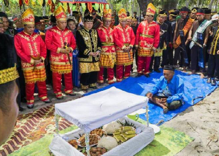 Apa Makna Filosofis dalam Upacara Balik Adat Suku Tolaki? Temukan Jawabannya!