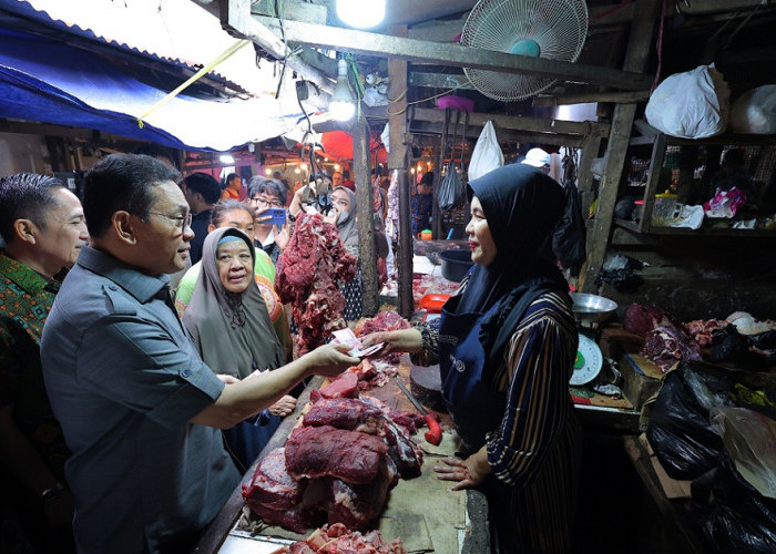 Sidak di Pasar KM 5 Palembang, Mendag Pastikan Harga dan Stok Sembako Aman Jelang Ramadhan