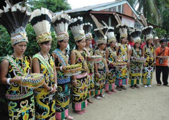 Ini Dia 7 Pakaian di Kalimantan yang Miliki Berbagai Macam Jenis!