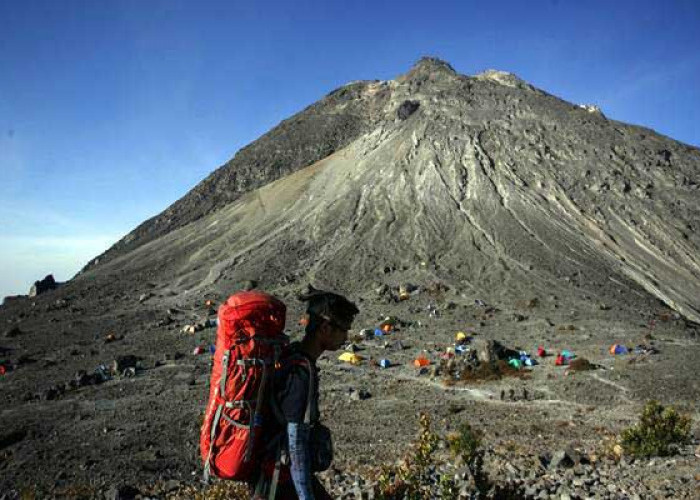 Gunung Mutis: Wajib Banget Jadi List Gunung yang Harus Kamu Daki! Ini Alasannya 
