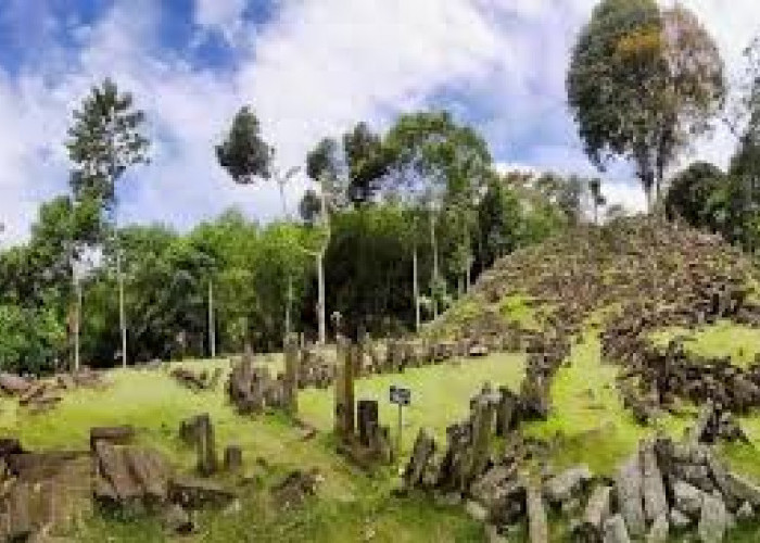 Misteri Situs Gunung Padang, Pesona Magis yang Memikat Hati Penduduk Setempat