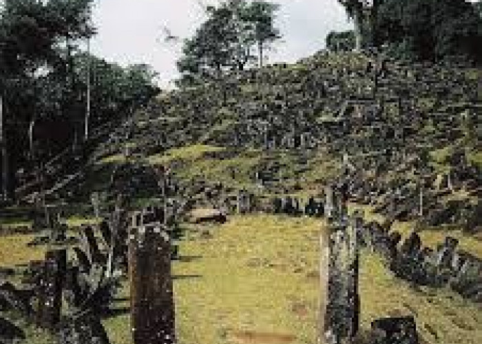 Artefak Misterius di Situs Gunung Padang, Menelusuri Jejak Megalitikum