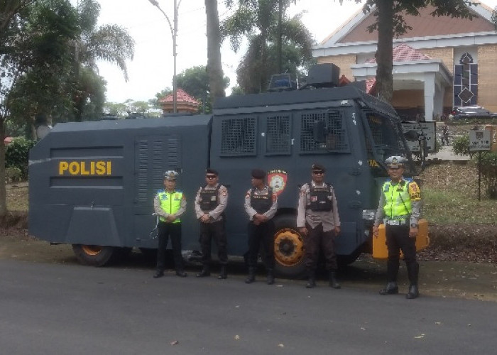 TNI Polri Amankan Pleno Rekapitulasi Peghitungan Suara Tingkat Kota
