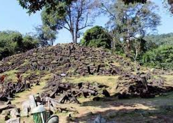 Mengungkap Rahasia Zaman Purba, Koin Kuno Abad ke-52 SM Ditemukan di Gunung Padang