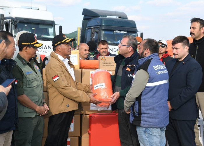 Kunjungi RS Lapangan di Hassa, Delegasi RI Serahkan Bantuan untuk Korban Gempa Turki