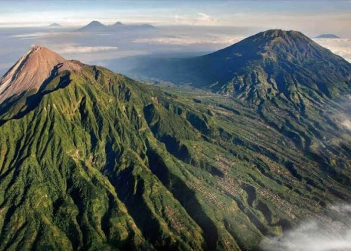 Gunung Sanggar: Puncak Tertinggi Kedua di NTB yang Miliki Pesona Alam yang Cantik 