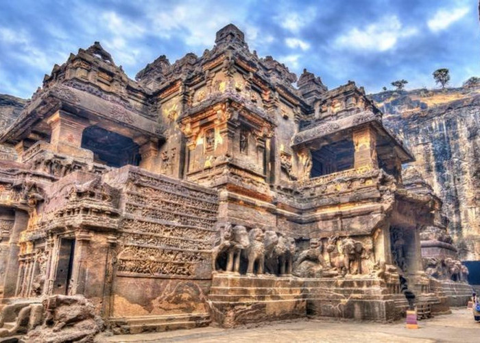 Mengulik Keindahan 7 Destinasi Candi Kuil Kuno di Dunia, Sudahkah Kamu Berkunjung Kesini 